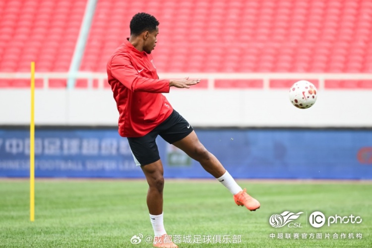 阿洛伊西确认费利佩首发 韦林顿强调团队至上