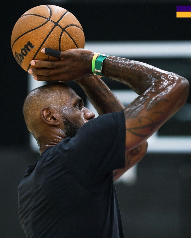 湖人季后赛前最后一练 詹姆斯领衔全队加练