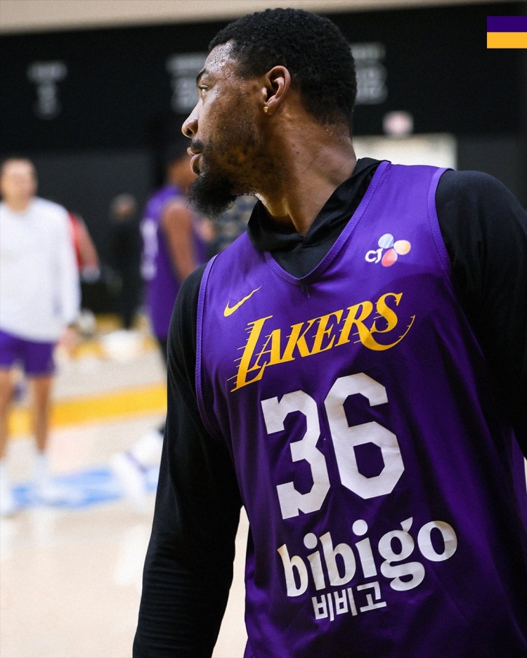 湖人季后赛前最后一练 詹姆斯领衔全队加练