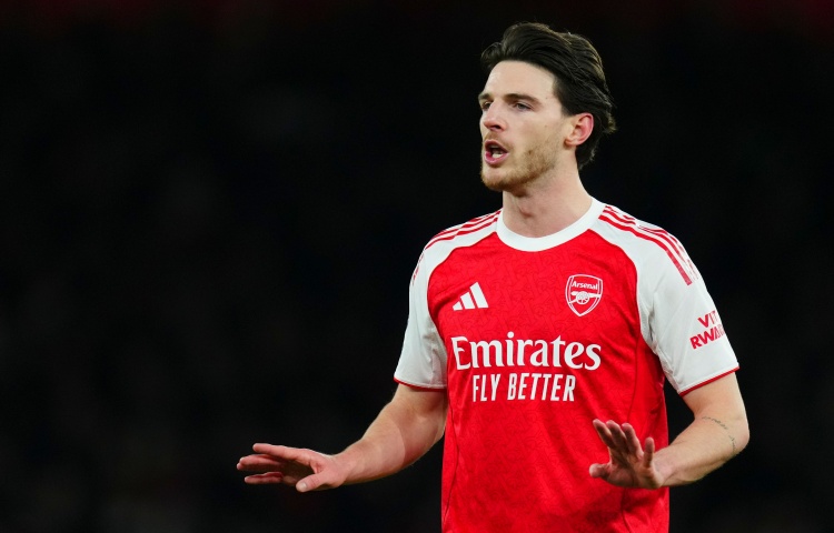 赖斯终场哨响后激励厄德高 争冠悬念未终结