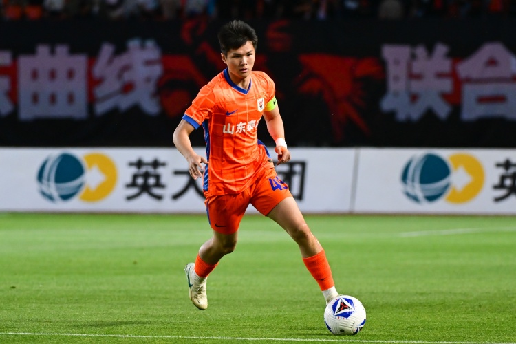 陈泽仕中超首球迟到三年半：首球能来就不算晚