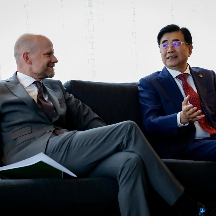 因凡蒂诺温哥华会见宋凯 FIFA前进计划推动中国足球体系重组