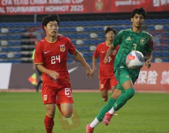 何思凡挑射帅惟浩头球绝杀 U16国足2-1沙特开门红 何思凡挑射帅惟浩头球绝杀 U16国足2-1沙特开门红