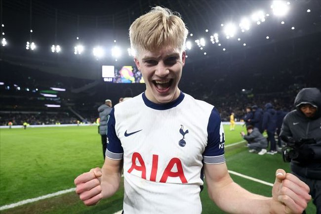 英联杯半决赛首回合:贝里瓦尔绝杀 热刺1-0利物浦 英联杯半决赛首回合:贝里瓦尔绝杀 热刺1-0利物浦