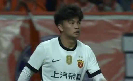 3-2客胜云南玉昆 蒯纪闻首秀半场被换下 武磊替补献助攻 3-2客胜云南玉昆 蒯纪闻首秀半场被换下 武磊替补献助攻
