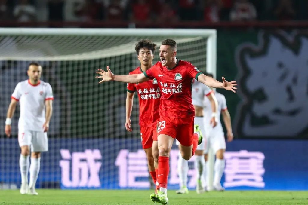 河南主场3-1逆转海牛夺赛季首胜 南基一用人再遭质疑