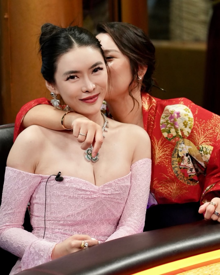 巴特勒与德扑女将布兰妮再同框 此前曾同机出行 巴特勒与德扑女将布兰妮再同框 此前曾同机出行