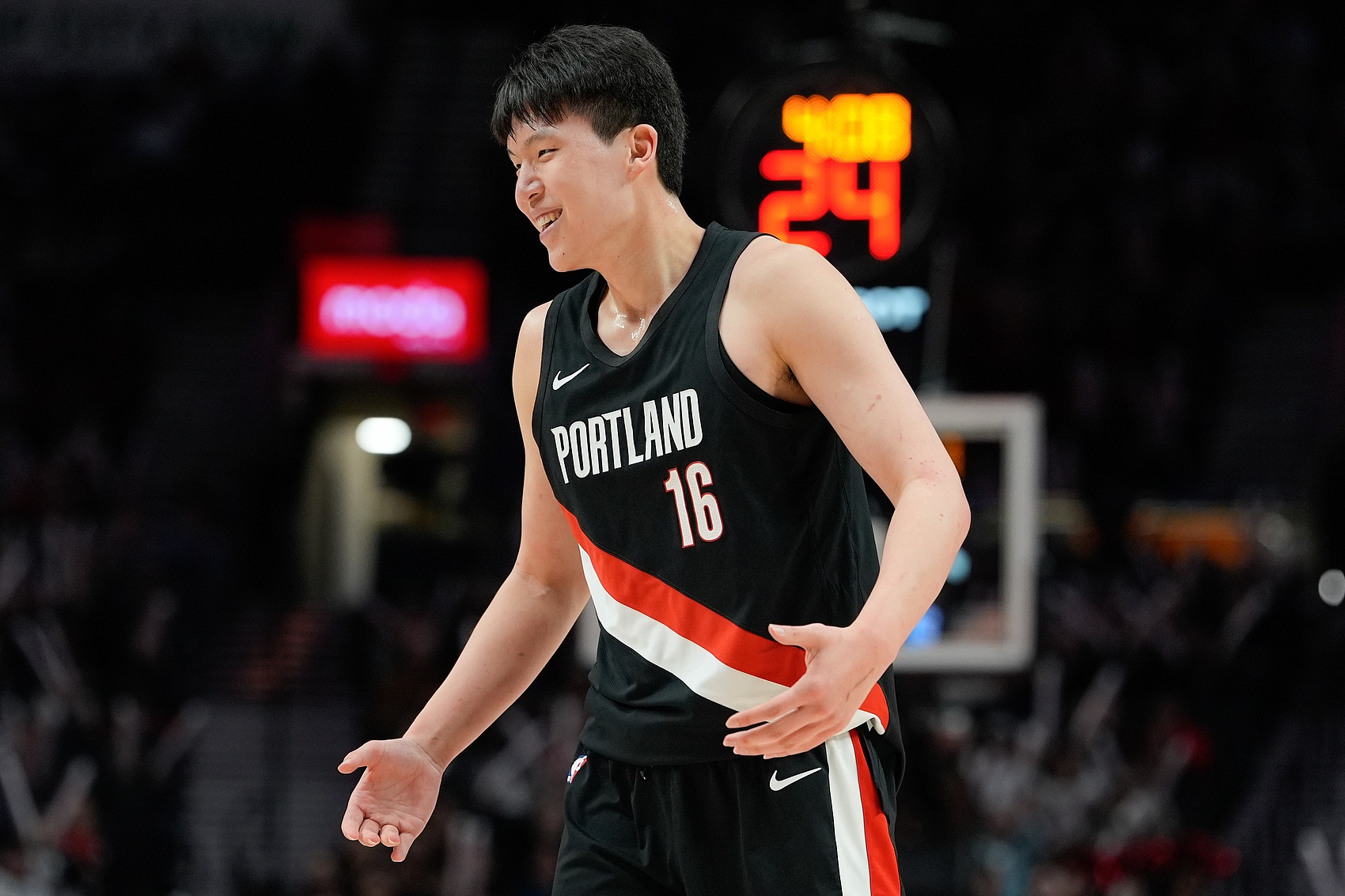 杨瀚森:NBA与CBA都强调团结协作 体育无国界 杨瀚森:NBA与CBA都强调团结协作 体育无国界